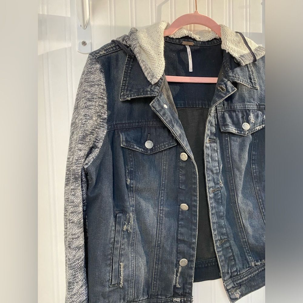 Free People Distressed Denim Jacket with Knit Sleeves *SIZE: M - Picture 3 of 8